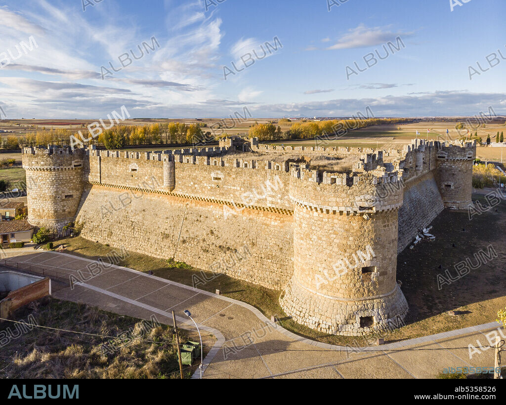 Castle of Grajal de Campos, 16th century military construction on the remains of another previous castle from the 10th century, castilla y Leon, Spain.