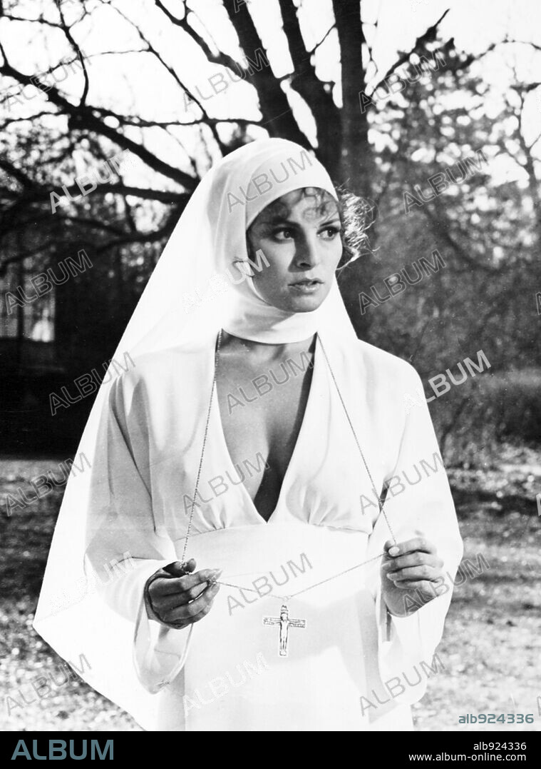 RAQUEL WELCH en BARBA AZUL, 1972 (BLUEBEARD), dirigida por EDWARD DMYTRYK y LUCIANO SACRIPANTI. Copyright GLORIA FILM.