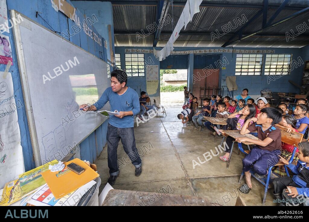escuela oficial rural mixta, la Taña, Quiche, República de Guatemala, América Central.
