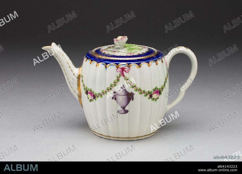 WORCESTER ROYAL PORCELAIN COMPANY. Teapot. Worcester Porcelain Factory; Worcester, England, founded 1751. Date: 1770-1780. Dimensions: H. 9.5 cm (4 3/4 in.). Soft-paste porcelain with polychrome enamels and gilding. Origin: Worcester.