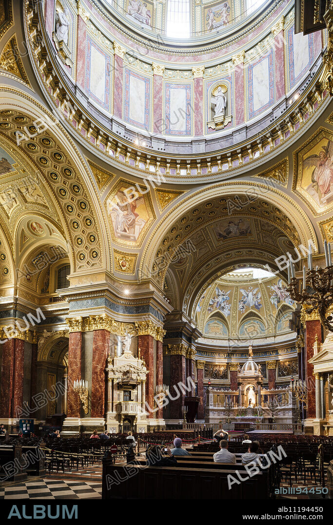 Interior of St. Stephen's Basilica (Szent Istvan-bazilika), Budapest, Hungary, Europe.