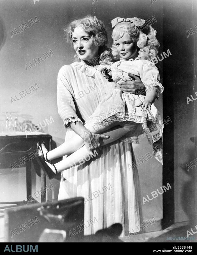 BETTE DAVIS en QUE FUE DE BABY JANE?, 1962 (WHAT EVER HAPPENED TO BABY JANE?), dirigida por ROBERT ALDRICH. Copyright WARNER BROTHERS.