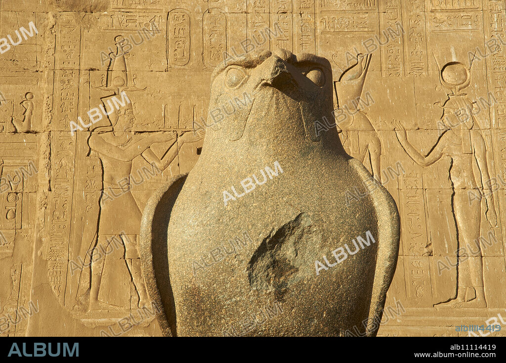 Statue of falcon, Temple of Horus, Edfu, Egypt, North Africa, Africa.