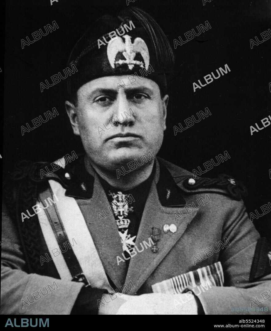MUSSOLINI , BENITO. POLITICO Y MILITAR ITALIANO . 1883 - 1945.