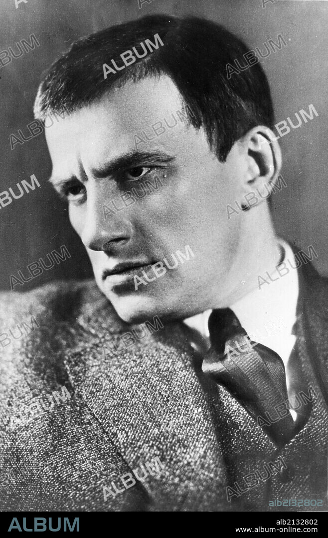 Vladimir mayakovsky (1893-1930), soviet poet, playwright and propagandist.