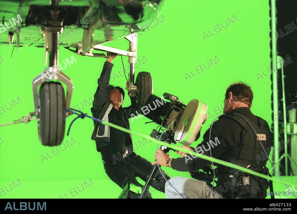 JET LI en NACER PARA MORIR, 2003 (CRADLE 2 THE GRAVE), dirigida por ANDRZEJ BARTKOWIAK. Copyright SILVER PICTURES/WARNER BROS.