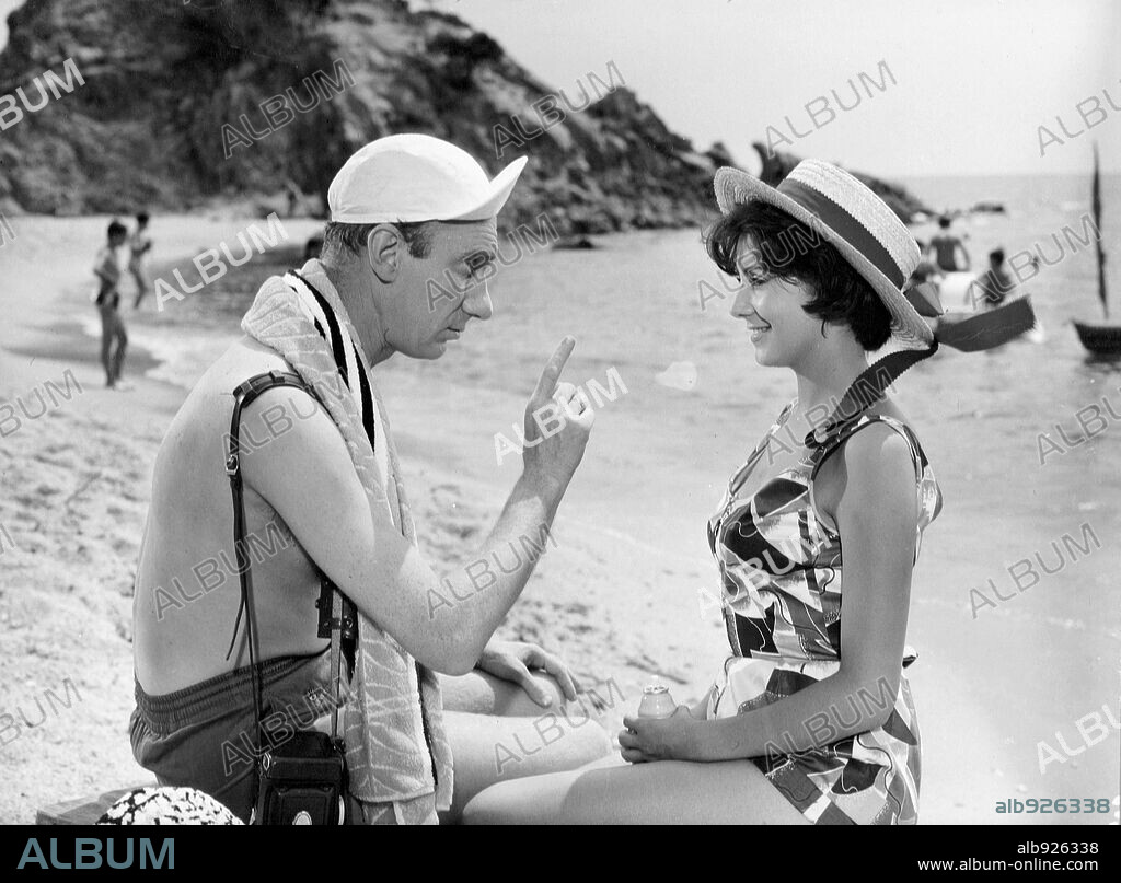 CONCHA VELASCO y FERNANDO FERNAN GOMEZ en CRIMEN PARA RECIEN CASADOS, 1960, dirigida por PEDRO LUIS RAMIREZ. Copyright TARFE.