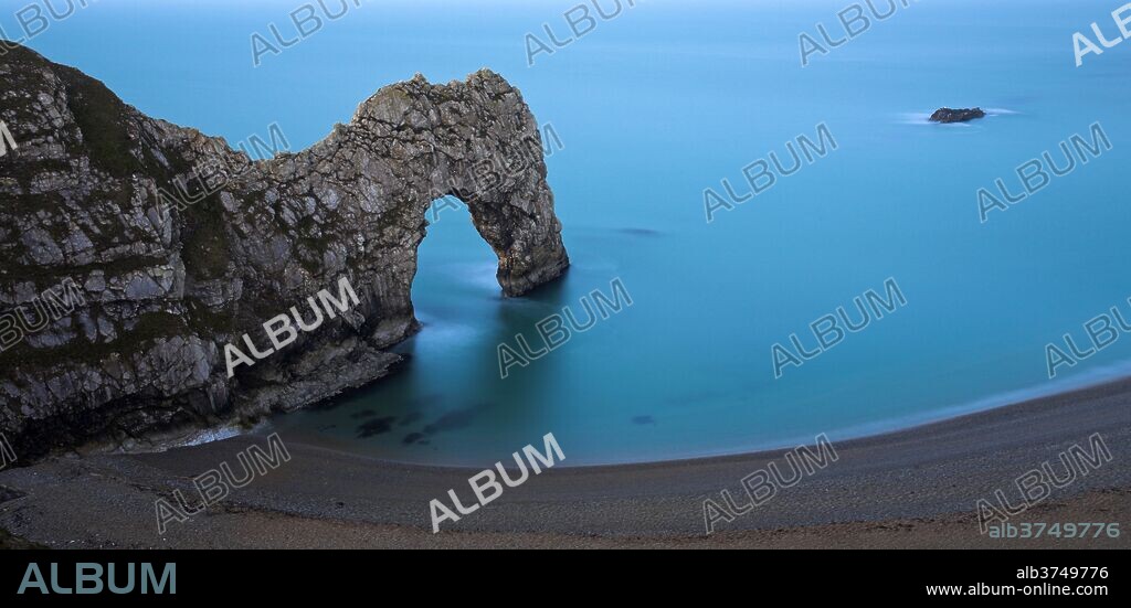 Durdle Door on the Jurassic Coast, UNESCO World Heritage Site, Dorset, England, United Kingdom, Europe.