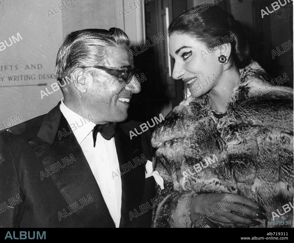 Aristotele Onassis. Jun 18, 1959; Athens, Greece; Famous Greek shipping magnate ARISTOTLE ONASSIS and his long time mistress opera singer MARIA CALLAS. Mandatory Credit: Photo by KPA / ZUMA Press. (©) Copyright 1959 by KPA. 18/06/1959