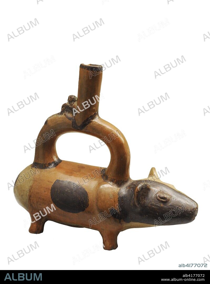 Vasija zoomorfa representado un cui o conejo de indias, uno de los pocos animales domésticos de la América precolombina. Cultura Chimú. Horizonte Intermedio Tardío (1000-1470 d. C.). Perú. Cerámica. Museo de América. Madrid. España.