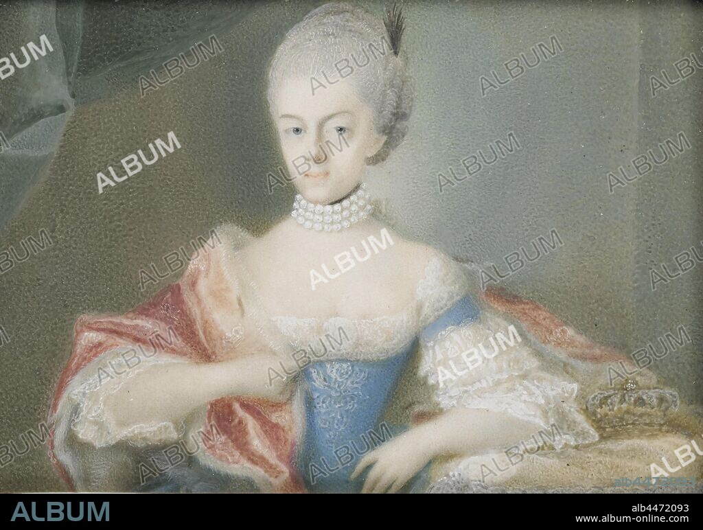 Frederika Sophia Wilhelmina (1751-1820), Princess of Prussia, wife of Prince Willem V, Portrait of Frederika Sophia Wilhelmina (1751-1820), Princess of Prussia. Wife of Prince Willem V. Half-length, seated, looking straight at the viewer. Probably original part of a snuff box. Part of the collection of portrait miniatures, Wilhelmina van Prussia (1751-1820), anonymous, Germany, 1765 - 1767, cardboard, metal, glass, h 5.2 cm × w 7.5 cm h 6.4 cm × w 7.9 cm × d 0.6 cm.