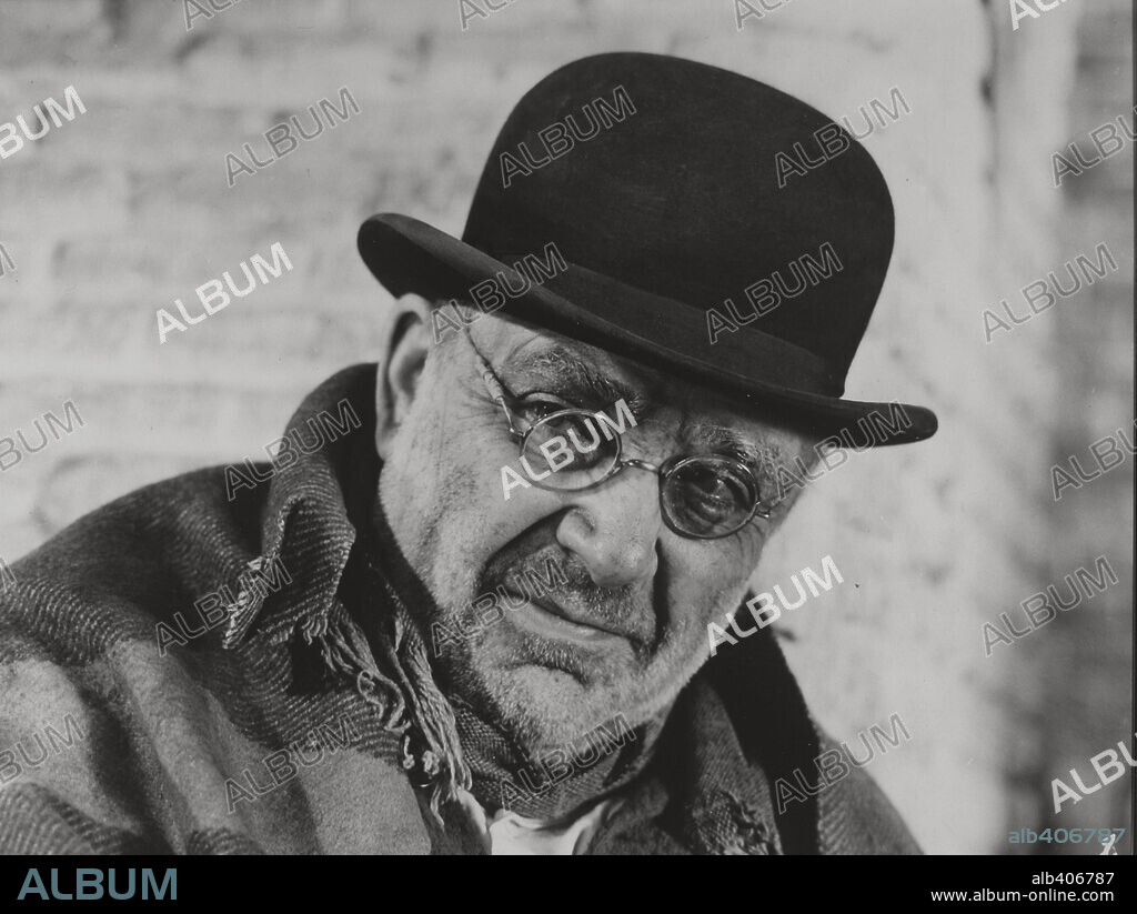 AKIM TAMIROFF en MISTER ARKADIN, 1955 (MR. ARKADIN), dirigida por ORSON WELLES. Copyright MERCURY/CERVANTES FILMS/FILMORSA.