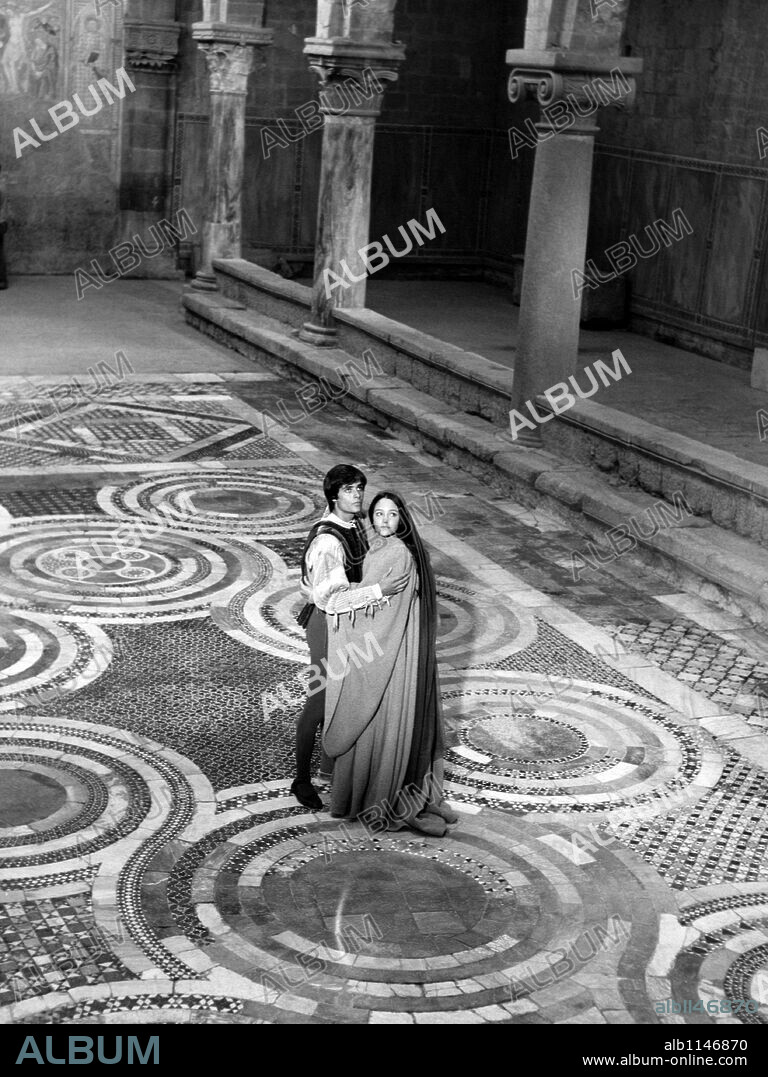 LEONARD WHITING and OLIVIA HUSSEY in ROMEO AND JULIET, 1968, directed by FRANCO ZEFFIRELLI. Copyright PARAMOUNT PICTURES.