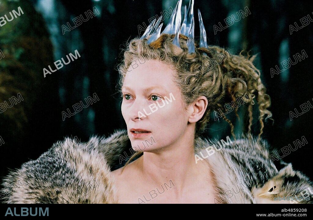 TILDA SWINTON in CHRONICLES OF NARNIA: THE LION, THE WITCH AND THE WARDROBE, THE, 2005, directed by ANDREW ADAMSON. Copyright WALT DISNEY PICTURES.