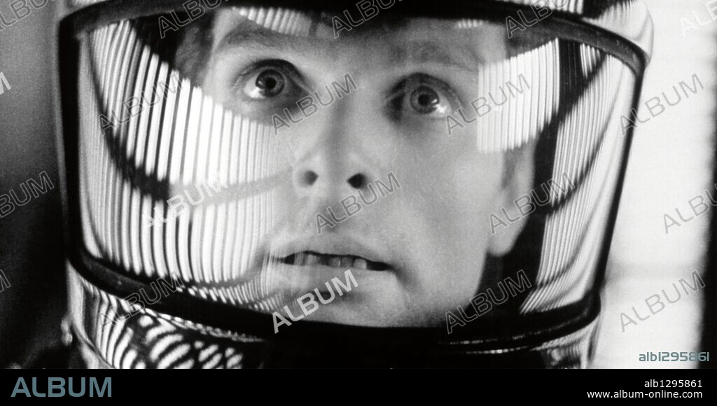 KEIR DULLEA en 2001: UNA ODISEA DEL ESPACIO, 1968 (2001: A SPACE ODYSSEY), dirigida por STANLEY KUBRICK. Copyright M.G.M.