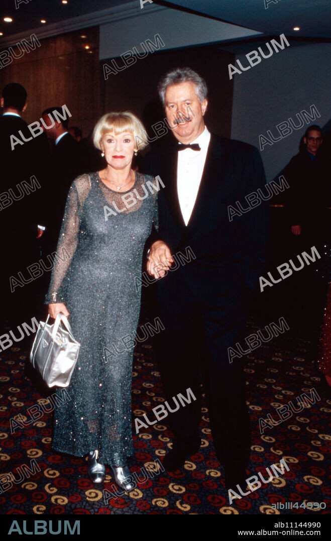 Actress Anita Kupsch accompanied by Klaus-Detlef Krahn at the UFA Filmball in Neuss, Germany 1998. (original german headline: UFA Filmball 1998).
