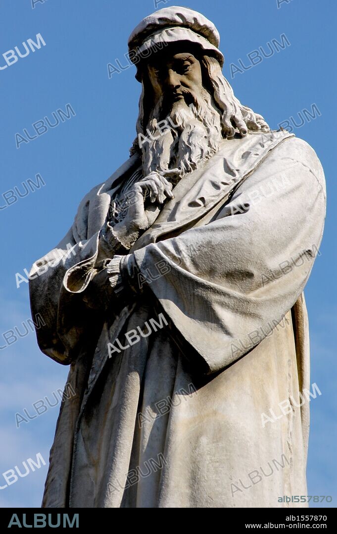 Leonardo da Vinci (1452-1519). Italian polymath of the Renaissance. Statue that crowns the monument to Leonardo da Vinci (1452-1519), by Pietro Magni, 1872. Detail. Piazza della Scala. Milan, Italy. Lombardy region.