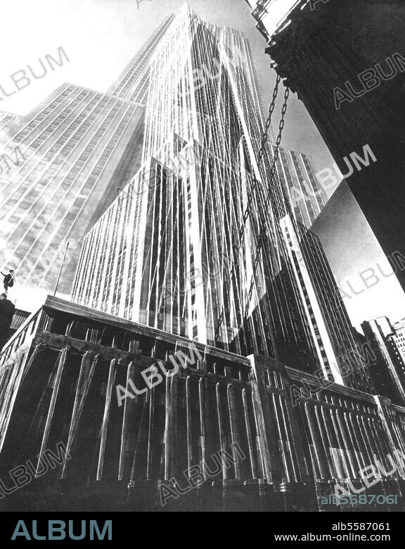 EDWARD STEICHEN. Steichen, Edward John Photgraph and painter. 1879-1973. "Empire State Building, N.Y.", 1932. Photo.
