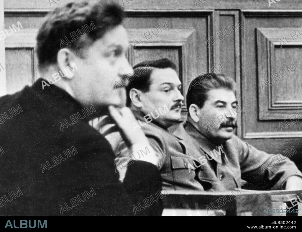 Orig. bildtext... STALIN AND SUCCESSOR Moscow, USSR. A Stockholm dispatch published in London today reports that general Andrei Alexandrovitch Zhdanov, one of Russia's most powerful and military figures, has been named by Joseph Stalin as his successor should the the Soviet Premier's illness continue. Zhdanov is shown (left) with Stalin. Gen. Zhdanov, who was Leningrad Military District Commander, opposed an anglorussian alliance in 1939. He is also said to have inspired the russian occupation of eastern Poland. He was once secretary of the Communist Party Central Committee and a member of the supreme Soviet Presidium, Russia's highest governing body. Anm. CD35 A.Zjdanov, 1896-1948, sojetisk politiker persons: Josef Stalin ;Andrej Zjdanov sites: MOSKVA ;SOVJETUNIONEN.