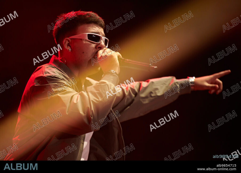 October 6, 2023, Pamplona, Navarra, Spain: Spanish artist Pedro Luis Dominguez Quevedo known professionally as Quevedo performs live on the stage of the Navarra Arena pavilion in Pamplona. The artist has offered a concert as part of the tour of his first album ''Donde Quiero Estar' (Credit Image: © Sergio MartÃ­N/SOPA Images via ZUMA Press Wire).