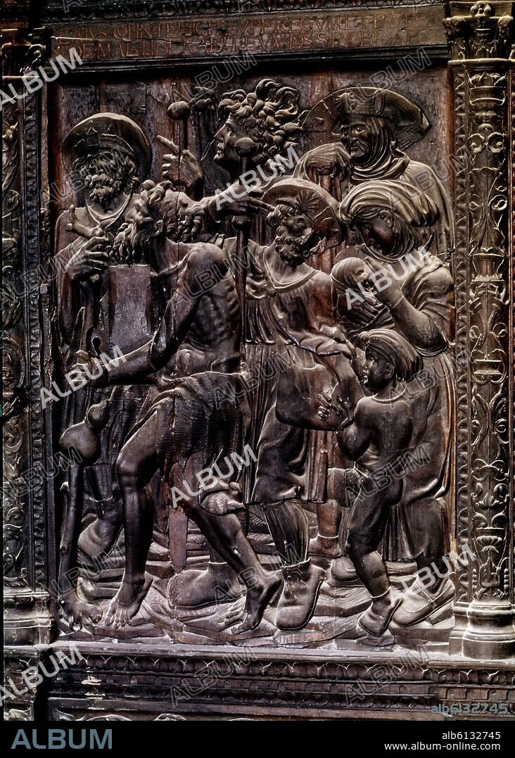 JUAN DE BALMASEDA (1487-1576). PEREGRINOS EN EL CAMINO DE SANTIAGO - RELIEVE EN MADERA DE ROBLE DE LA PUERTA DE ACCESO A LA CAPILLA DE LA IGLESIA DEL HOSPITAL DEL REY - SIGLO XVI.