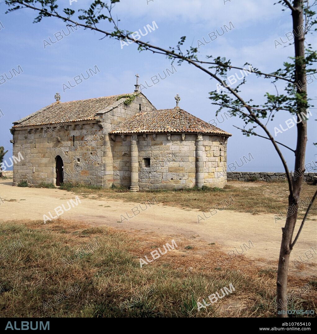 Santa María chapel. La Lanzada beach. O Grove. Pontevedra province. Galicia. Spain.