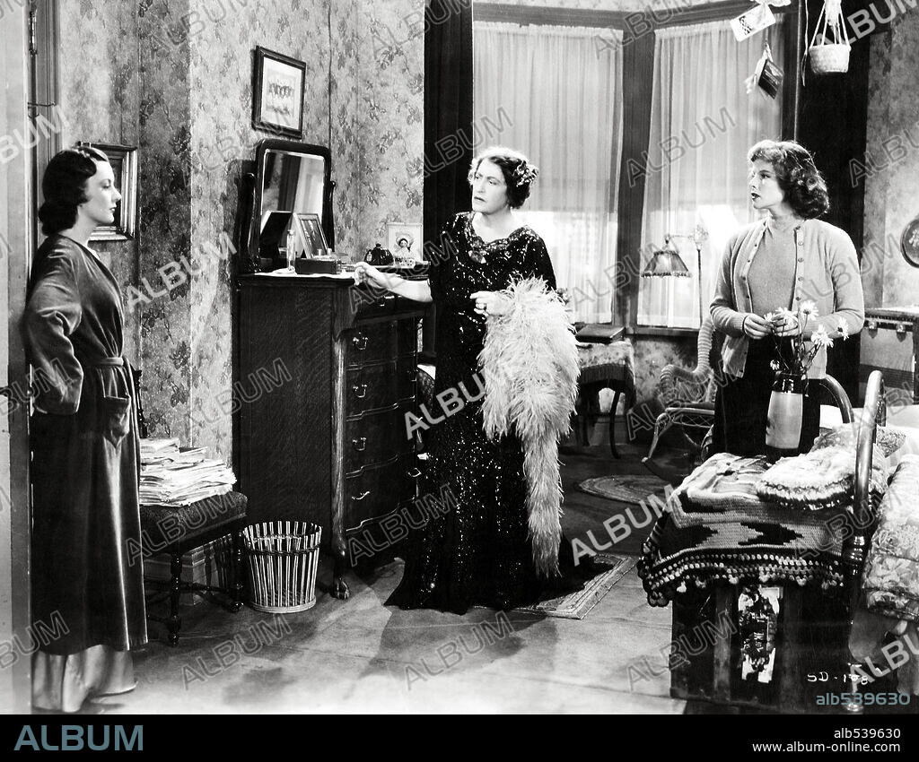 ANDREA LEEDS, CONSTANCE COLLIER and KATHARINE HEPBURN in STAGE DOOR, 1937, directed by GREGORY LA CAVA. Copyright RKO.
