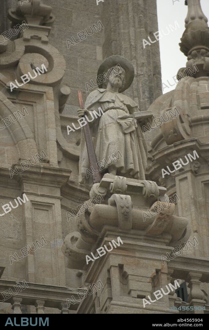 Catedral de Santiago (Obradoiro). Fachada principal, concebida en 1738 por el arquitecto español Fernando Casas y Novoa (m.1749). Detalle de una escultura. Santiago de Compostela. Provincia de A Coruña. Galicia. España.