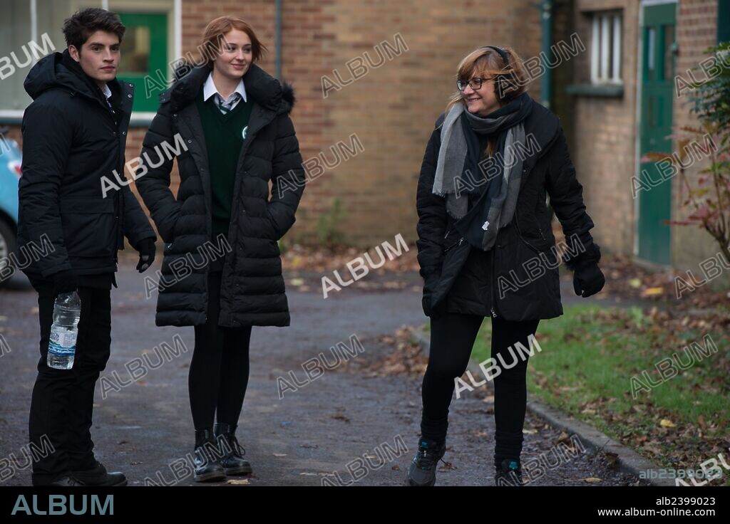 GREG SULKIN, ISABEL COIXET and SOPHIE TURNER in ANOTHER ME, 2014, directed by ISABEL COIXET. Copyright RAINY DAY FILMS/TORNASOL FILMS / Cortesía.