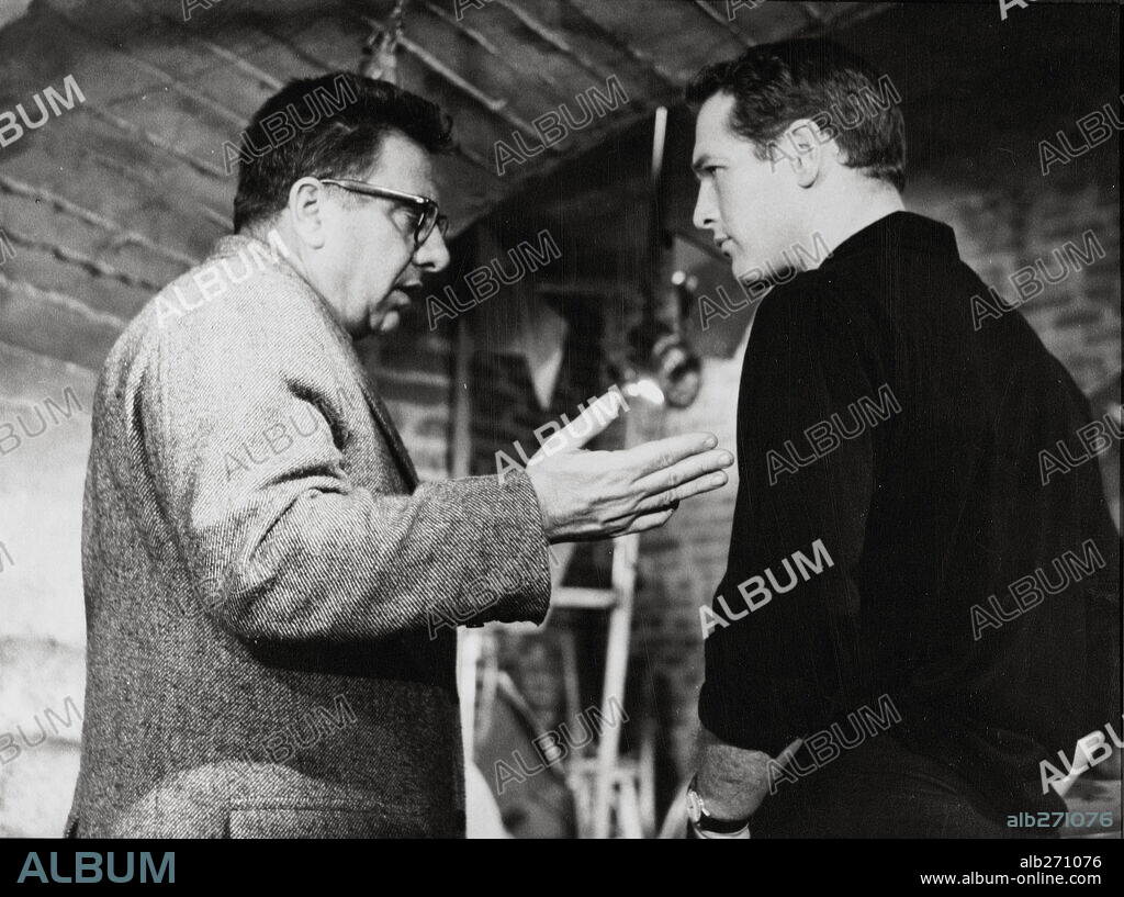 MARTIN RITT and PAUL NEWMAN in PARIS BLUES, 1961, directed by MARTIN RITT. Copyright UNITED ARTISTS.