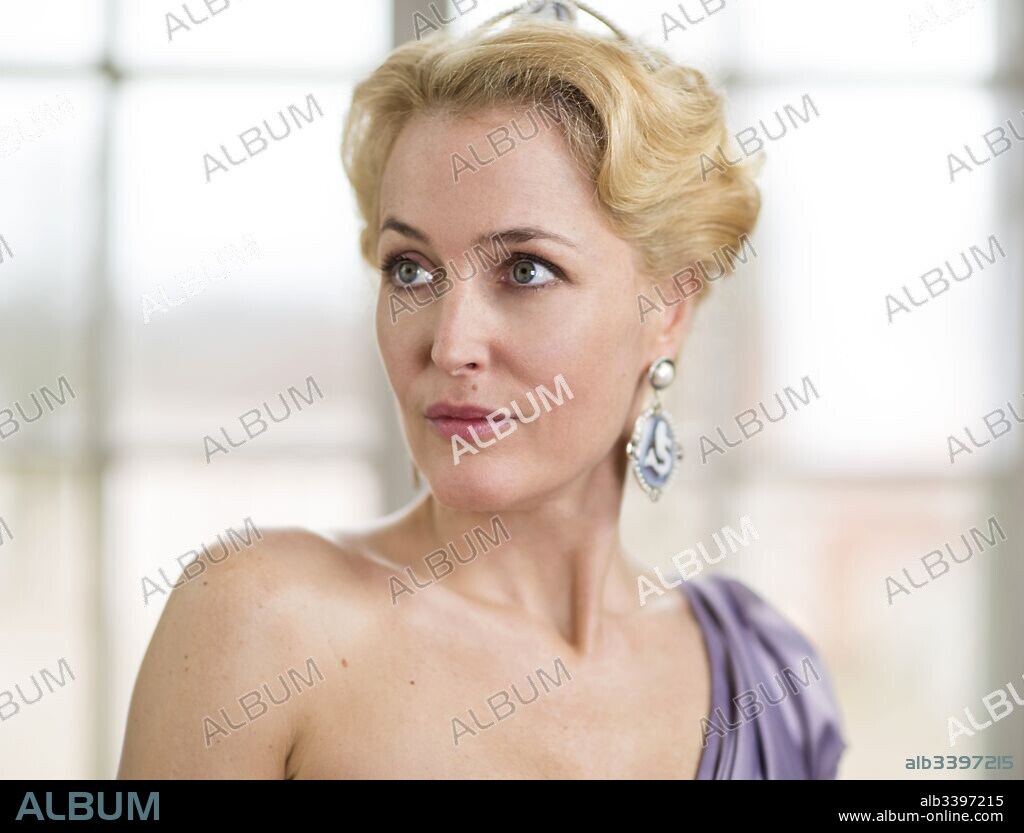 GILLIAN ANDERSON in WAR AND PEACE, 2016, directed by TOM HARPER. Copyright BBC CYMRU WALES/BBC WORLWIDE/WEINSTEIN COMPANY, THE.