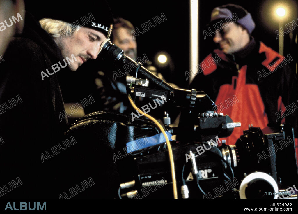 RAY LORIGA en LA PISTOLA DE MI HERMANO, 1997, dirigida por RAY LORIGA. Copyright ENRIQUE CEREZO PRODUCCIONES / ORTIZ, ANGEL.