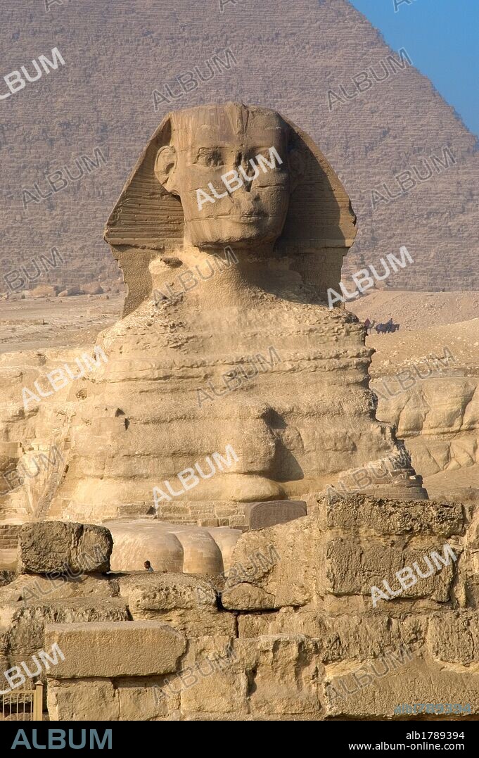 Egypt. Great Sphinx of Giza. Limestone statue with lion body and human head. Is believed that represents the Pharaoh Khafra. Built as a protective guard on the banks of the River Nile. Old Kingdom. 2500 B.C. approximately. 4th Dynasty.