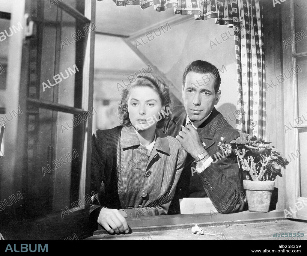 HUMPHREY BOGART et INGRID BERGMAN dans CASABLANCA, 1942, réalisé par MICHAEL CURTIZ. Copyright WARNER BROTHERS.