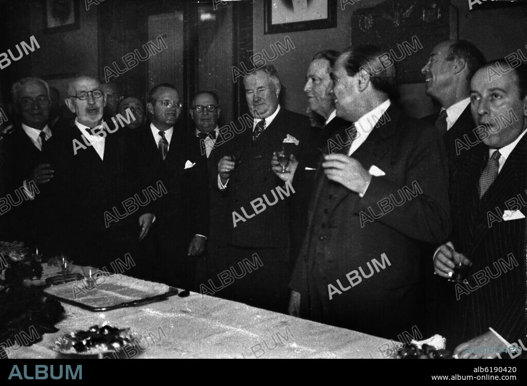 CONFERENCIA DURANTE LA EPOCA FRANQUISTA.