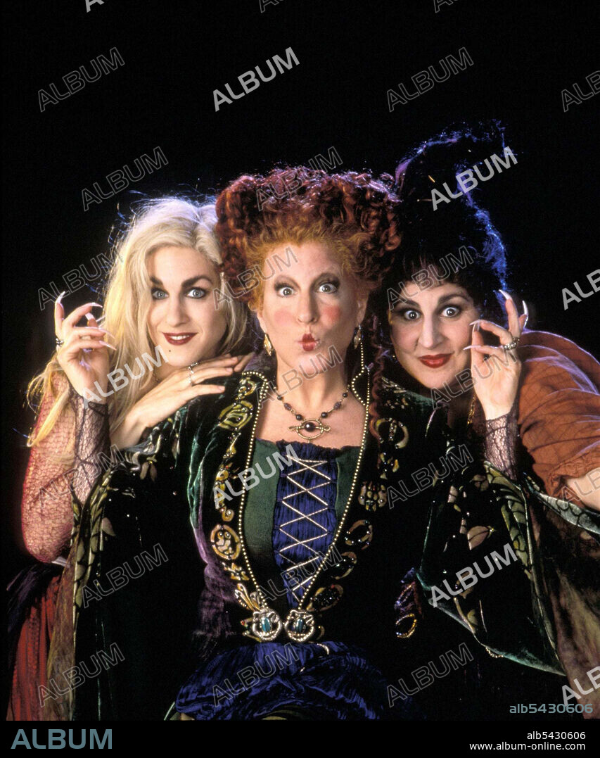 BETTE MIDLER, KATHY NAJIMY und SARAH JESSICA PARKER in HOCUS POCUS - DREI ZAUBERHAFTE HEXEN, 1993 (HOCUS POCUS), unter der Regie von KENNY ORTEGA. Copyright WALT DISNEY PRODUCTIONS.