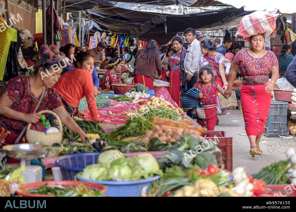Traditional market, Nebaj, Quiché Department, Guatemala, Central America.