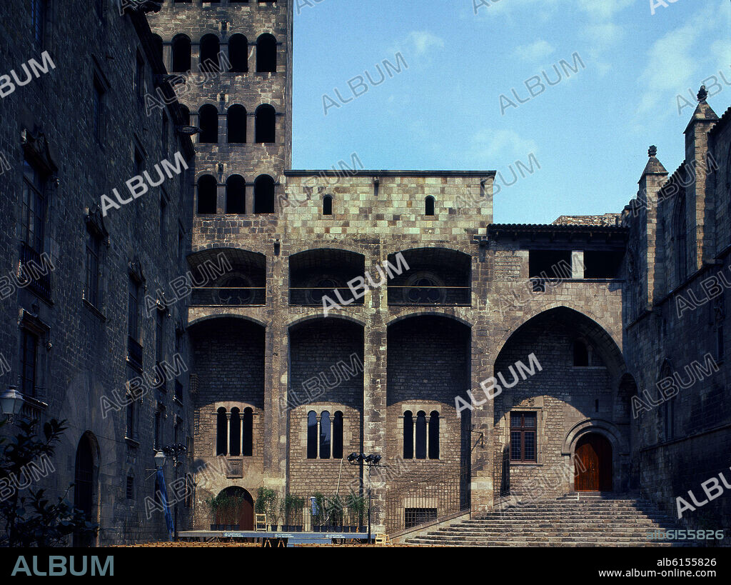 GUILLEM CARBONELL (SIGLO XIV). PLAZA DEL TINELL - FOTO AÑOS 70.