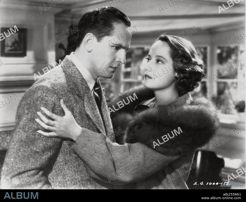 FREDRIC MARCH and MERLE OBERON in THE DARK ANGEL, 1935, directed by SIDNEY FRANKLIN. Copyright UNITED ARTISTS.