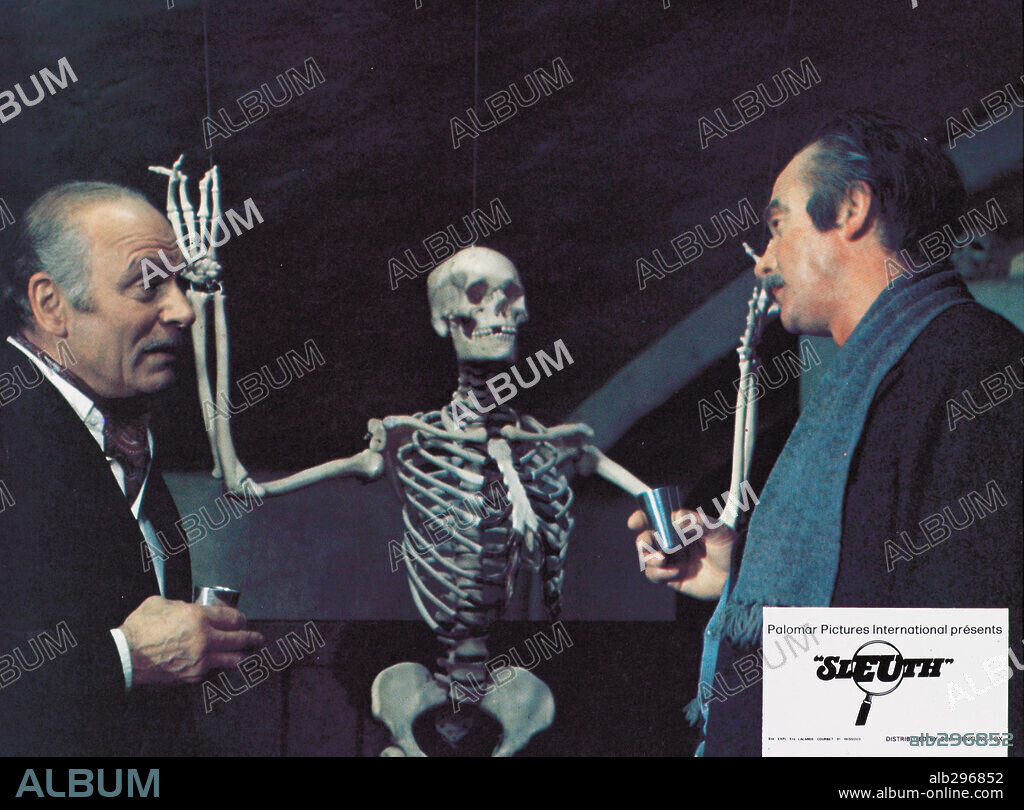 LAURENCE OLIVIER y MICHAEL CAINE en LA HUELLA, 1972 (SLEUTH), dirigida por JOSEPH L. MANKIEWICZ. Copyright 20TH CENTURY FOX.