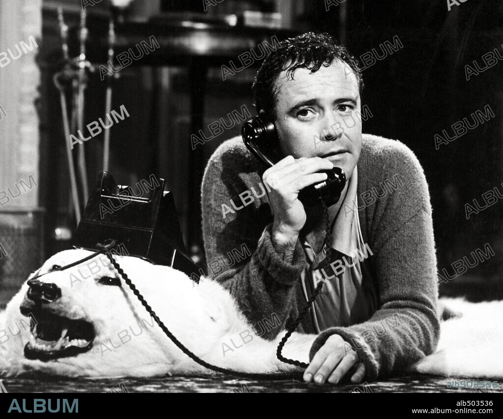 JACK LEMMON in THE NOTORIOUS LANDLADY, 1962, directed by RICHARD QUINE. Copyright COLUMBIA PICTURES.