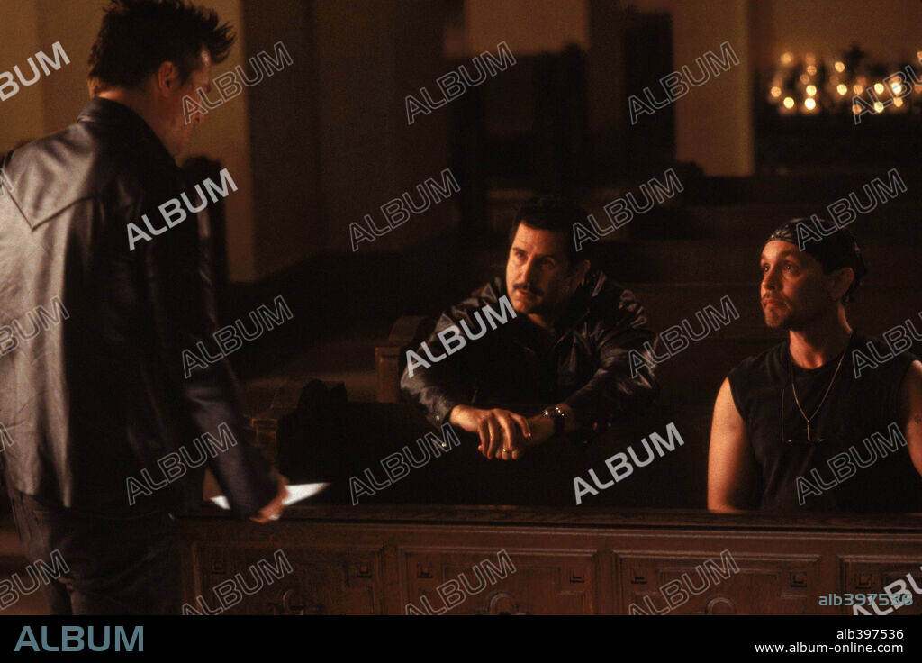 ANTHONY LAPAGLIA, DOUG HUTCHISON and VAL KILMER in THE SALTON SEA, 2002, directed by D. J. CARUSO. Copyright WARNER BROS. PICTURES.