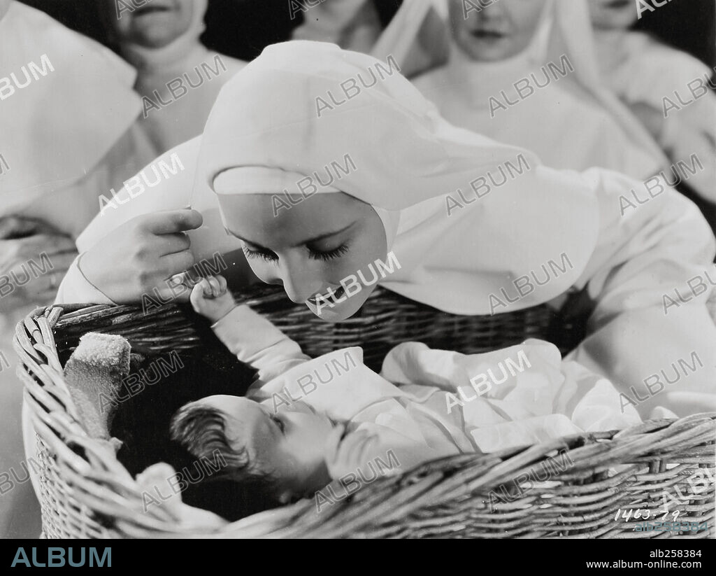 DOROTHEA WIECK en CANCION DE CUNA, 1933 (CRADLE SONG), dirigida por MITCHELL LEISEN. Copyright PARAMOUNT PICTURES.