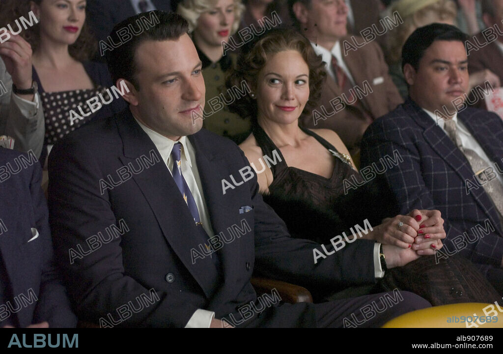 BEN AFFLECK et DIANE LANE dans HOLLYWOODLAND, 2006, réalisé par ALLEN COULTER. Copyright BACK LOT PICTURES/FOCUS FEATURES/MIRAMAX FILMS / KRAYCHYK, GEORGE.