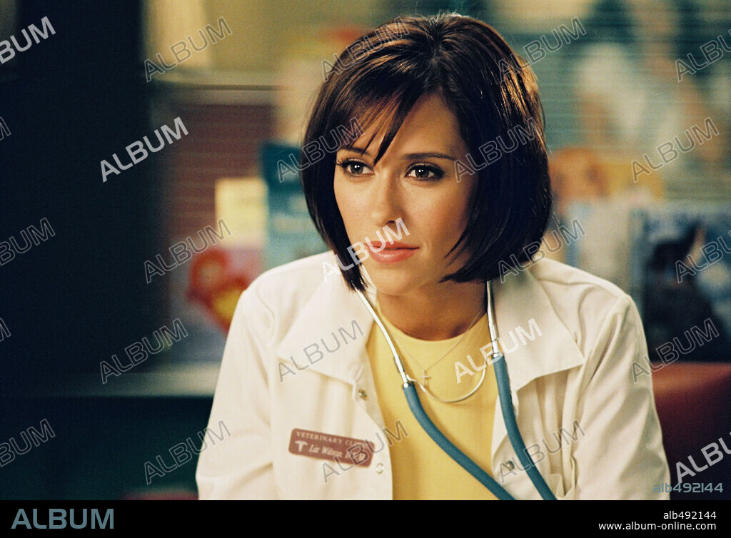 JENNIFER LOVE HEWITT in GARFIELD: THE MOVIE, 2004, directed by PETER HEWITT. Copyright TM 20 TH CENTURY FOX.