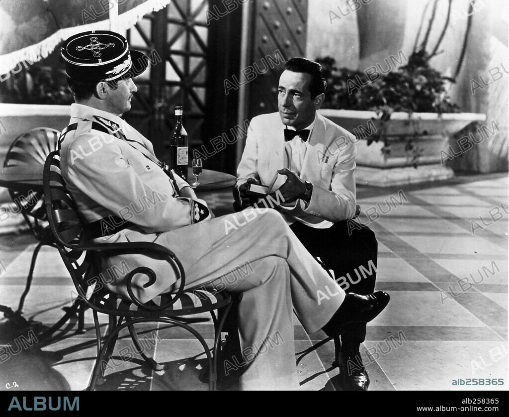 CLAUDE RAINS und HUMPHREY BOGART in CASABLANCA, 1942, unter der Regie von MICHAEL CURTIZ. Copyright WARNER BROTHERS.