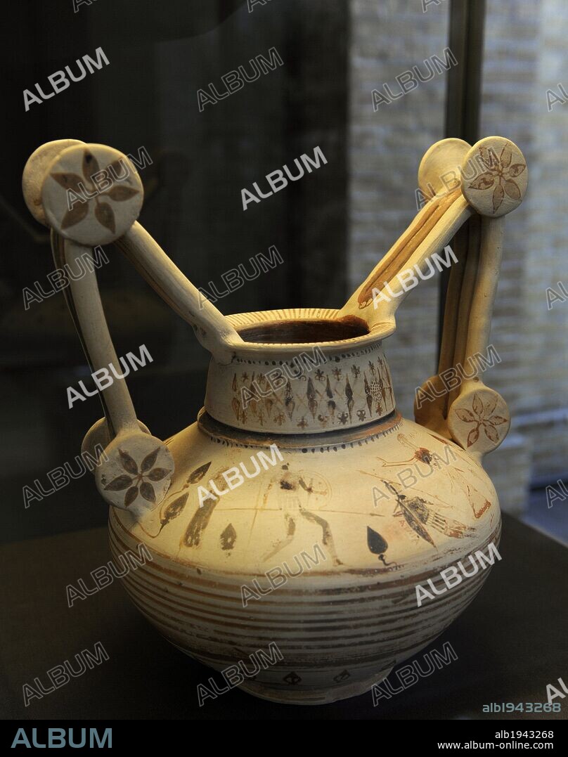 ARTE ANTIGUO. ITALIA. CIVILIZACION DE LOS MESAPIOS (MESAPPIA). Sur de Itlia. Pulla (Apulia). Jarrón del tipo "trozzella", característico de esta civilización. Uso funerario. Decorado con escenas figurativas realizadas en estilo griego. Museo Carlsberg Glyptotek. Copenhague. Dinamarca. Norte Europa. Norte Europa.