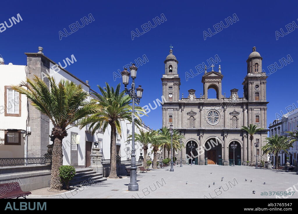 Santa Ana Cathedral, Plaza Santa Ana, Vegueta Old Town, UNESCO World Heritage Sie, Las Palmas, Gran Canaria, Canary Islands, Spain, Europe.