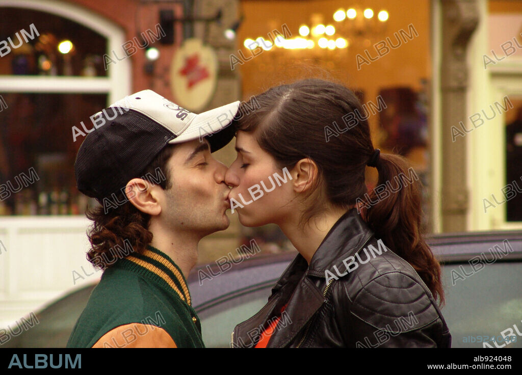 DENIS MOSCHITTO and NORA TSCHIRNER in KEBAB CONNECTION, 2005, directed by ANNO SAUL and SINAN AKKUS. Copyright CREADO FILM.