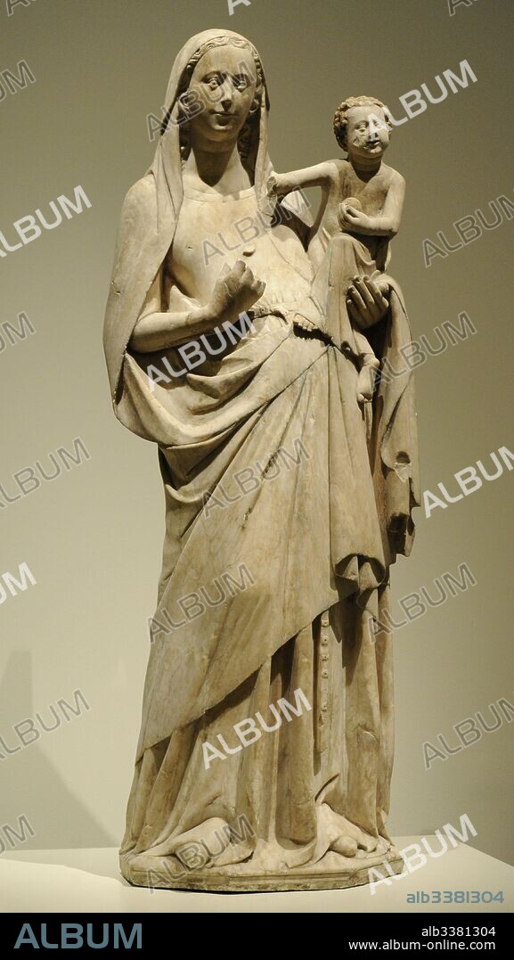 Escultura de la Virgen. Segunda mitad del siglo XIV. Gótico. Alabastro. Procedente del tímpano de la puerta de la Iglesia del Convento del Carmen, Barcelona. Museo Nacional de Arte de Cataluña. Barcelona. Cataluña. España. Sculpture of a Virgin. Second quarter of 14th century. Gothic. Alabaster. From the tympanum of the door of the Church of the Convent of El Carme (Barcelona). National Art Museum of Catalonia. Barcelona. Catalonia. Spain.
